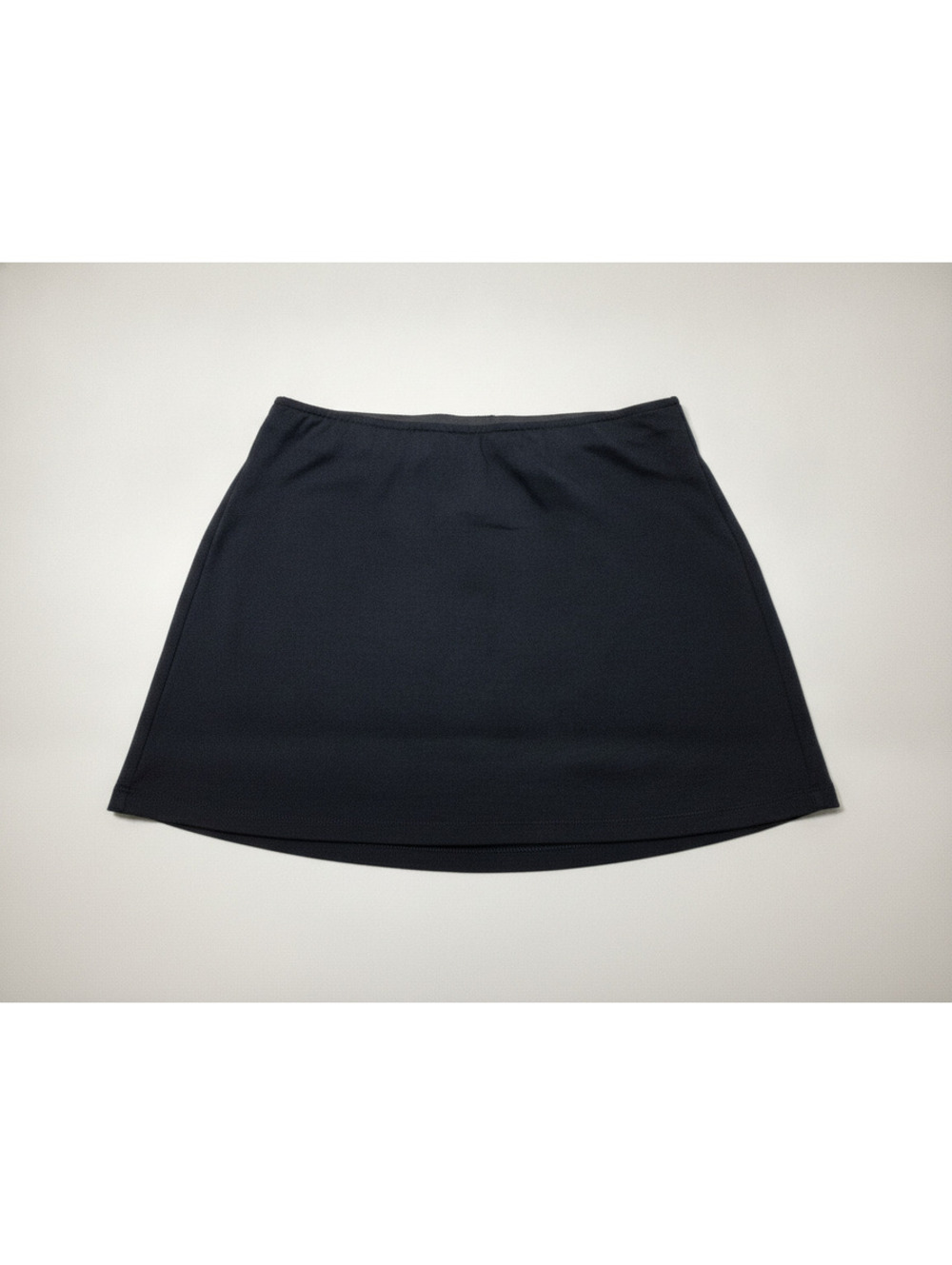 Women’s L/XL Black Skirt, Classic & Elegant for Any Occasion